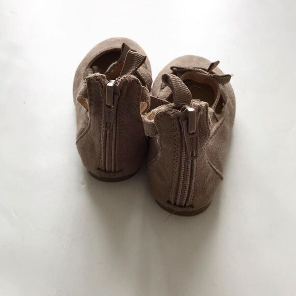 Old Navy taupe faux suede bow flats EUC size 5 - Picture 4 of 4